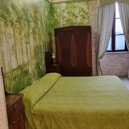 Palazzo Moraschi 住宿加早餐酒店 苏比亚科