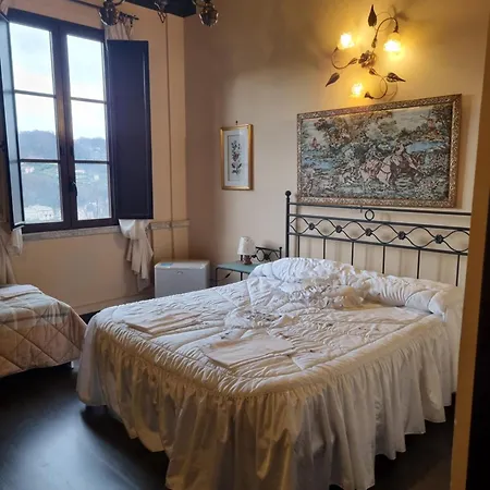 Palazzo Moraschi 住宿加早餐酒店 *