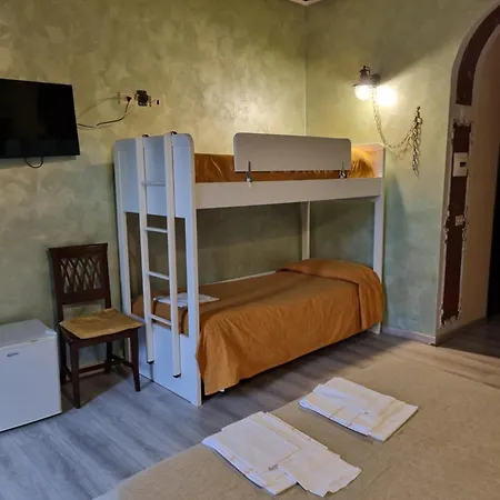 Palazzo Moraschi 苏比亚科