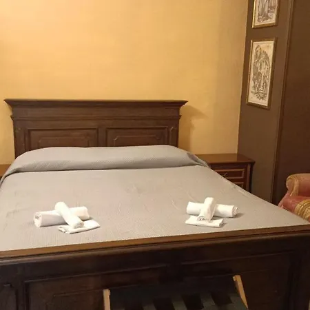 Palazzo Moraschi Alojamento de Acomodação e Pequeno-almoço 3*