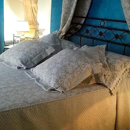 Bed & Breakfast Palazzo Moraschi 4*